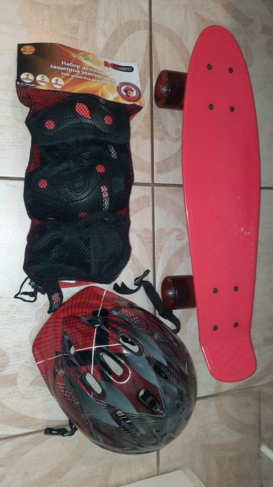 Продам Пенни борд и полный комплект защиты