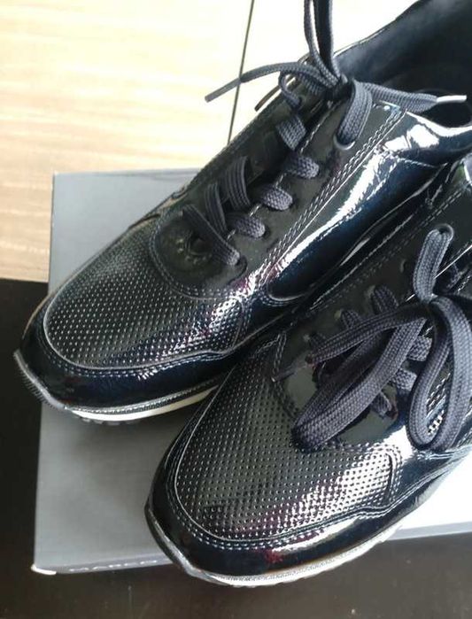 Sneakersy skóra lakierowana Marco Tozzi rozm. 41, nowe
