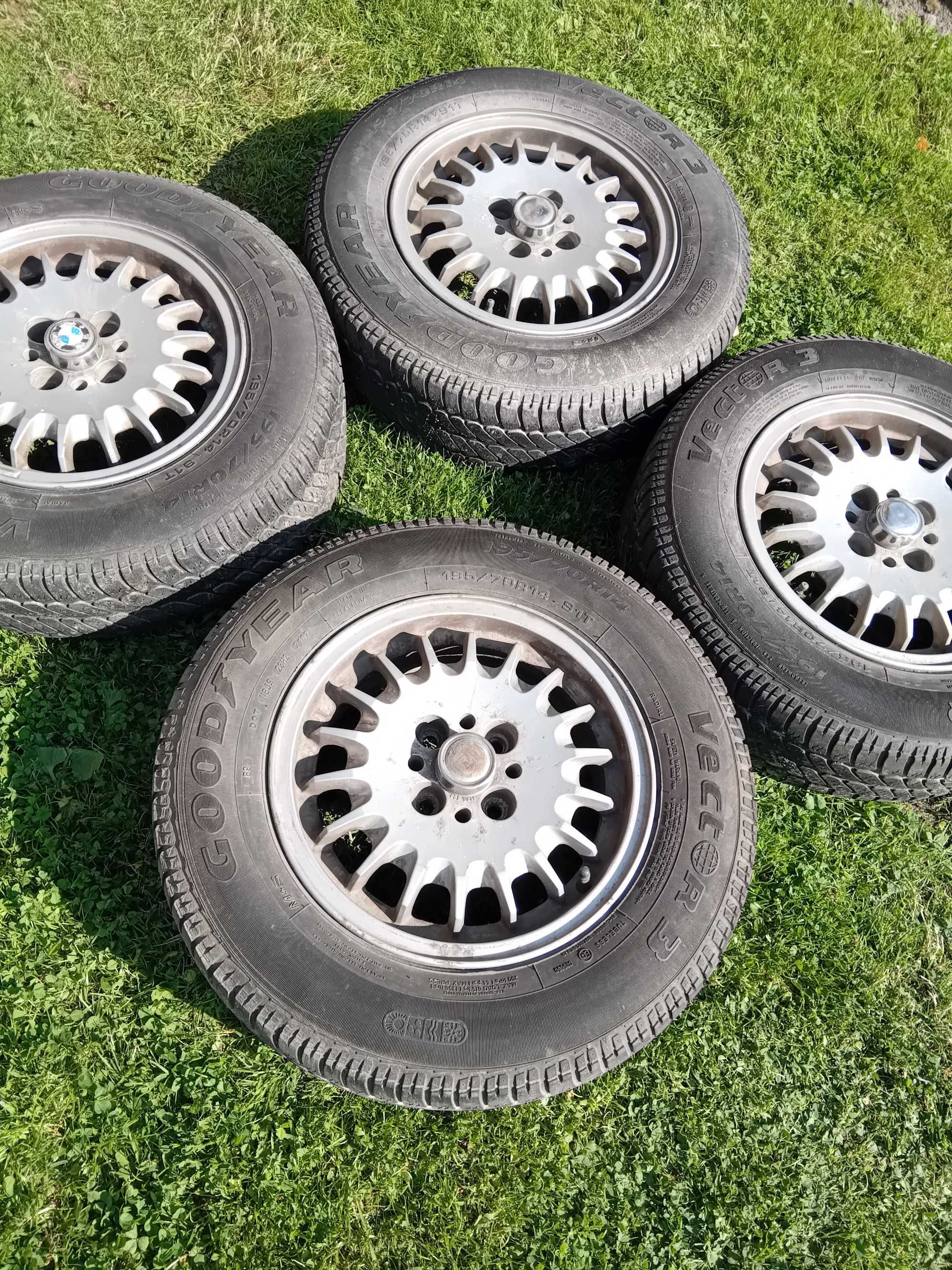 Sprzedam felgi 14stki tzw słoneczka do BMW E30