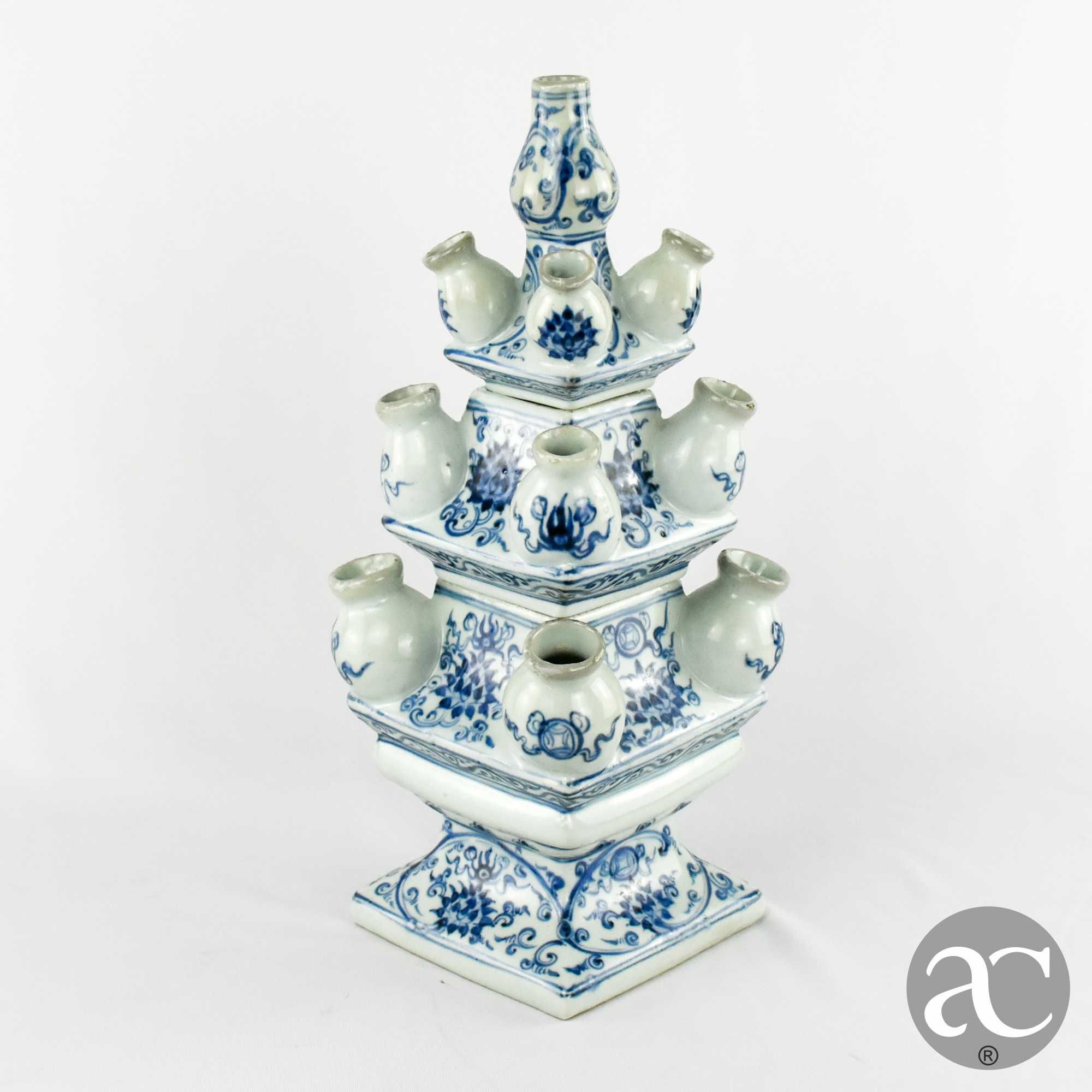 Rara Floreira Porcelana da China, em forma de Pagode, República