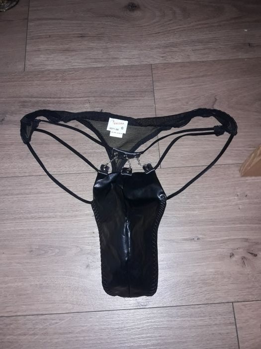 Чоловічі еротичні стрінги