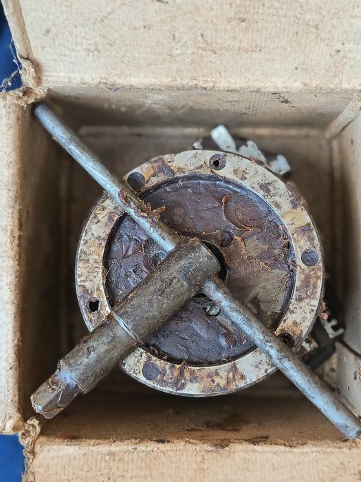 Uchwyt tokarski samocentrujący PUTm 100 – PRL 1966, oryginalny, nowy