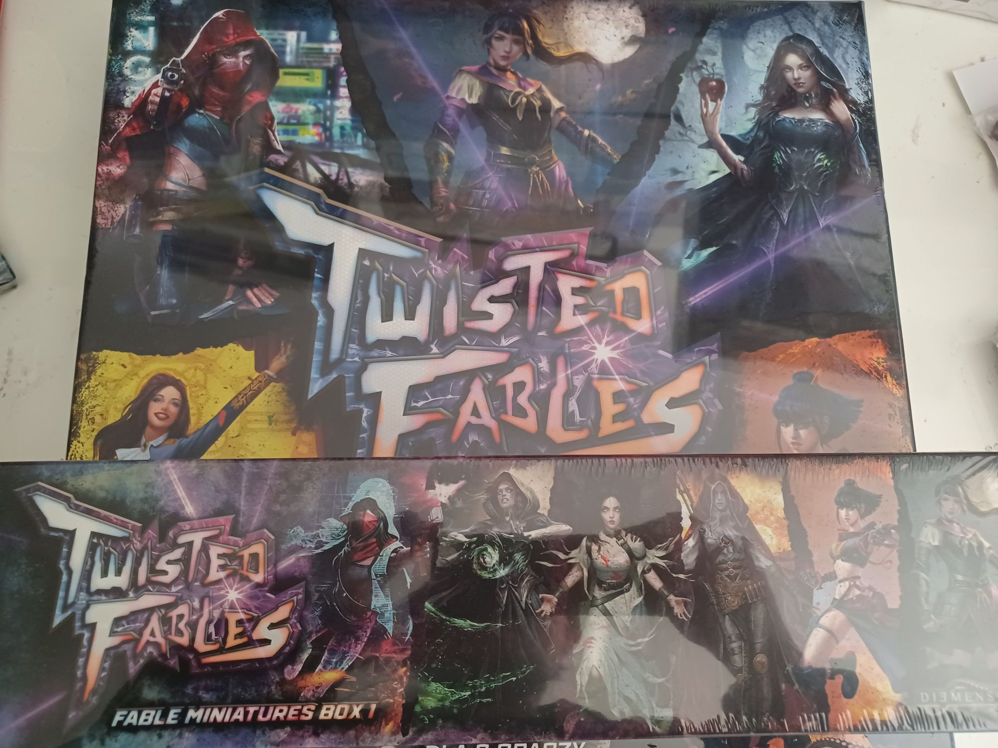 Twisted Fables + zestaw 6 figurek [Nowe w folii]