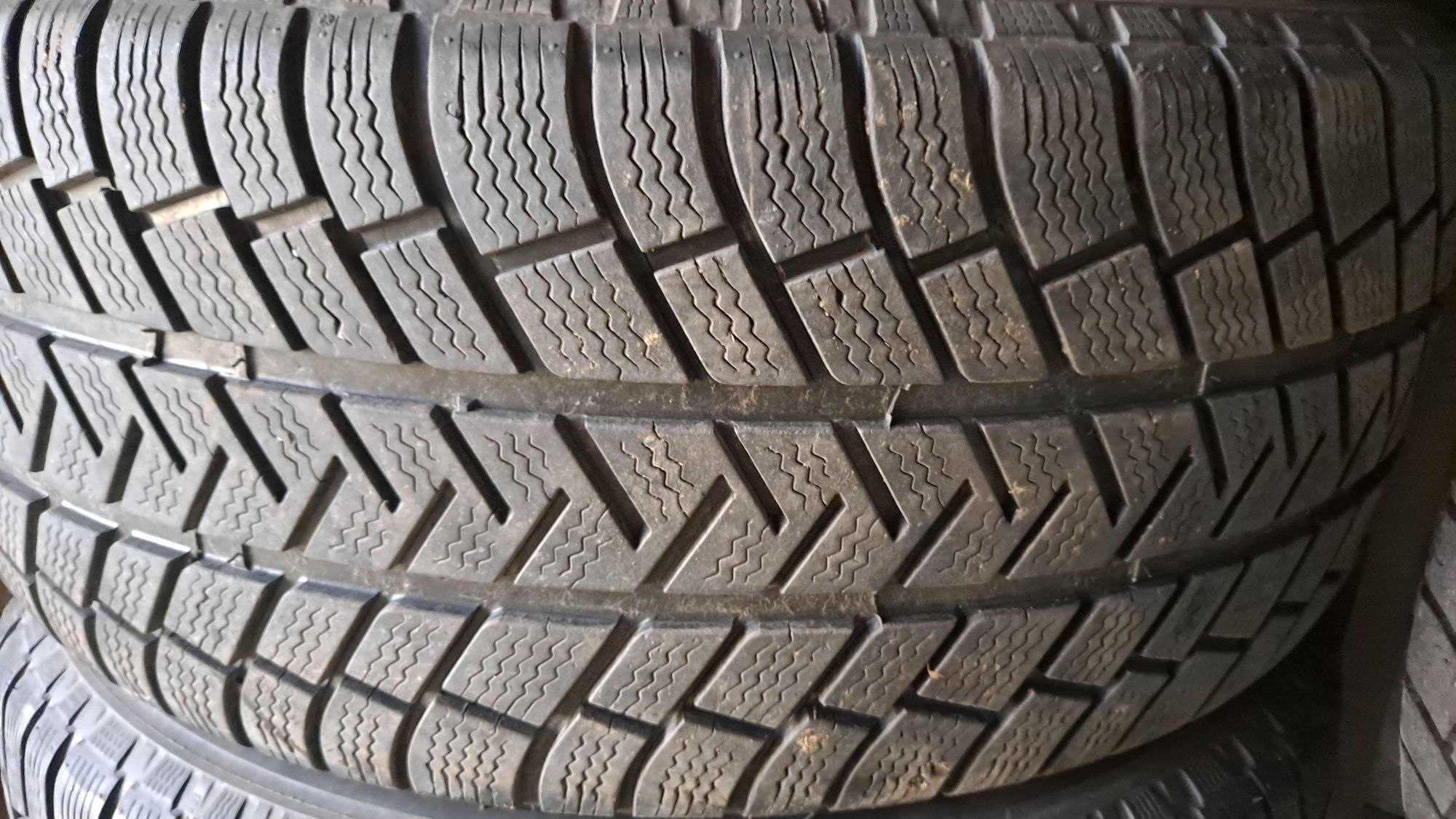 Opony zimowe 255/55/18
Michelin LATITUDE ALPIN