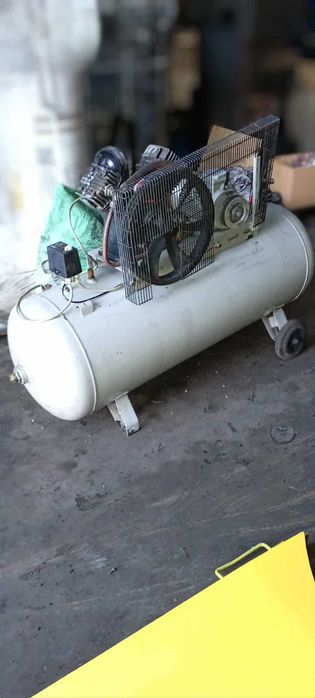 Sprężarka 3 tłokowa mocna duża 300l