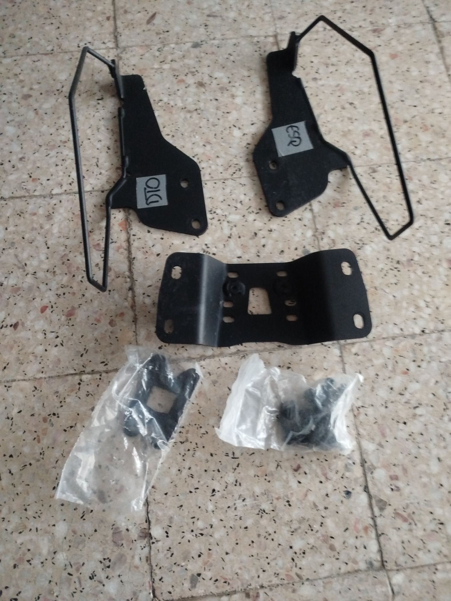 Suportes para sacos shad. Tracer 9