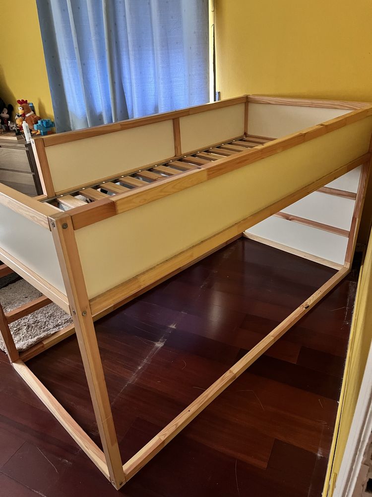 Cama Ikea modelo  Kura