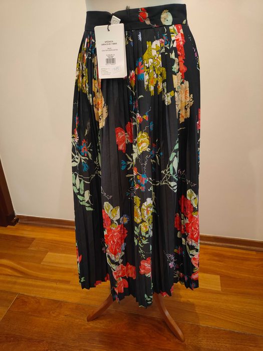 Nowa , z metką spódnica firmy Patrizia Aryton, rozm. 42