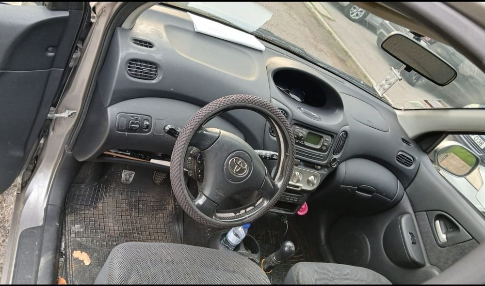 Toyota Yaris verso 2004
