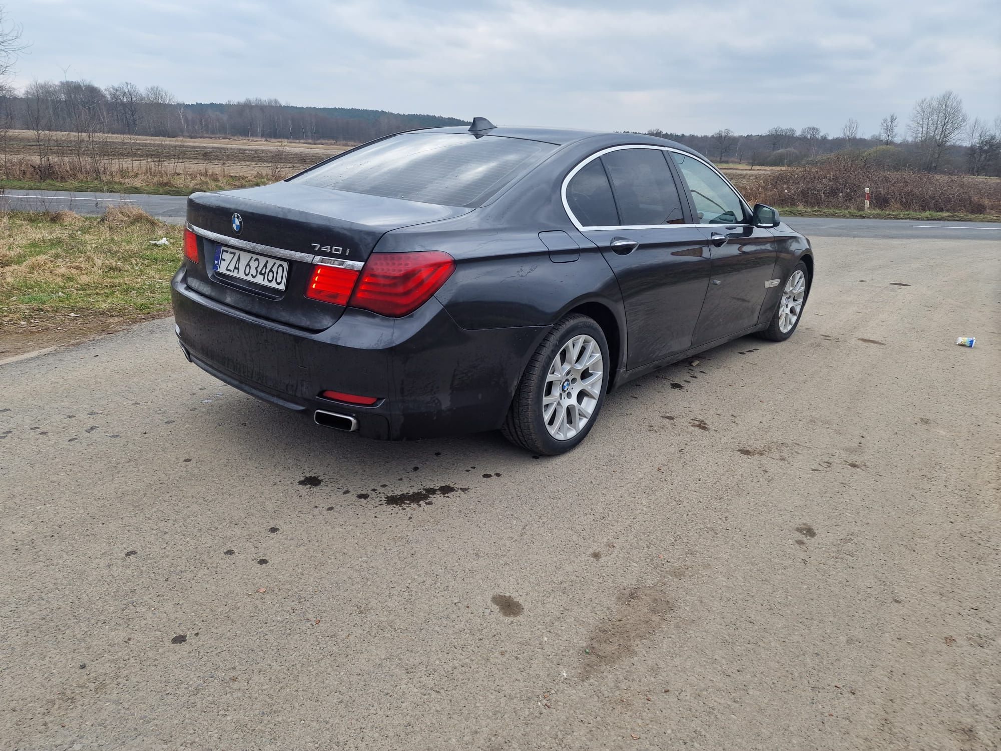 Bmw f01 740i 326km