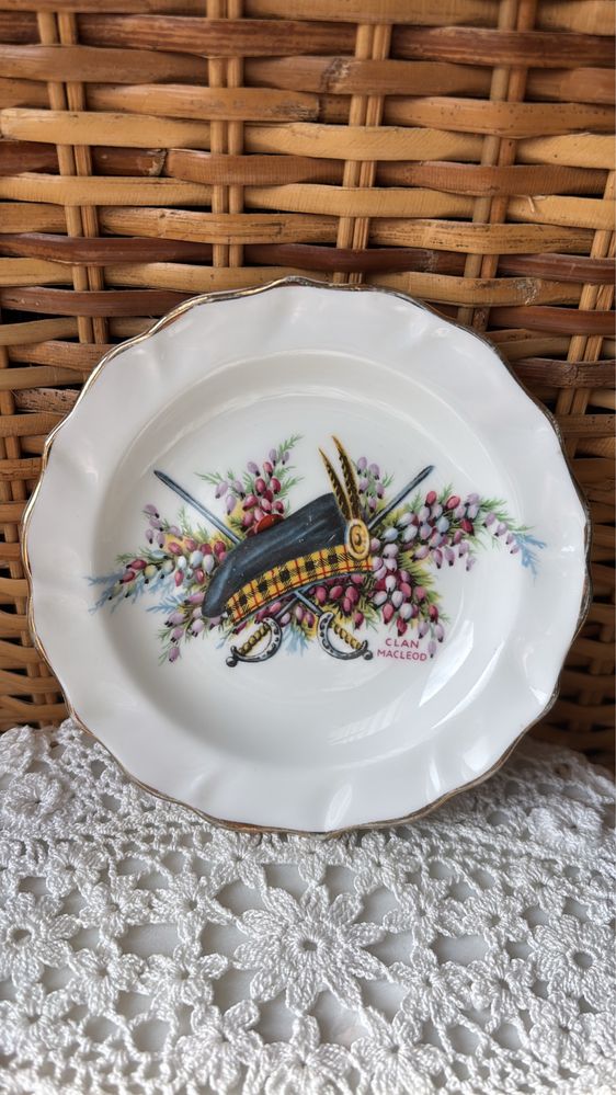 Vintage Duchess Bone China talerzyk porcelanowy Clan Macleod