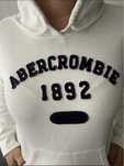 Biała bluza Abercrombie z kapturem. M