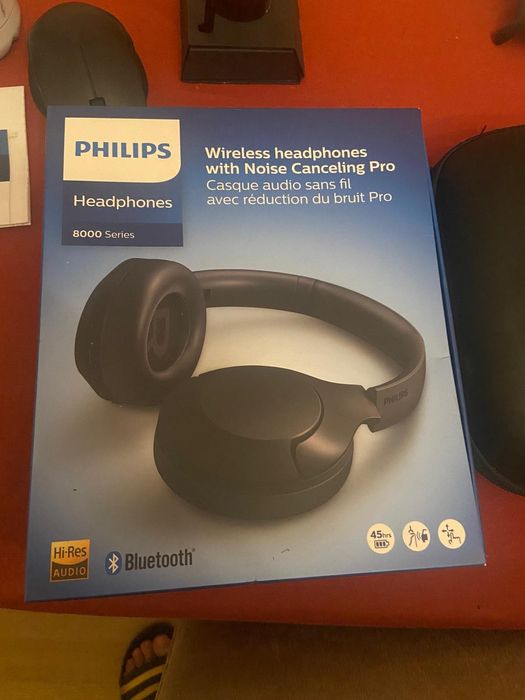 Auriculares Bluetooth Philips 8000 Series Noise Cancelling Pro - Preto