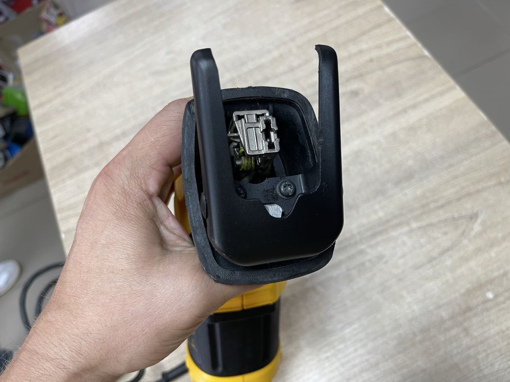 Dewalt DWE357 / вживана мережева шабельна пила Девольт