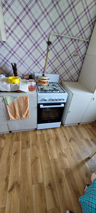Газова плита знаходится 1 километр від вас