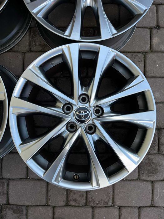 Oryginalne alufelgi Toyota 5x114,3 18 CZUJNIKI RAV 4 C-HR AVENSIS