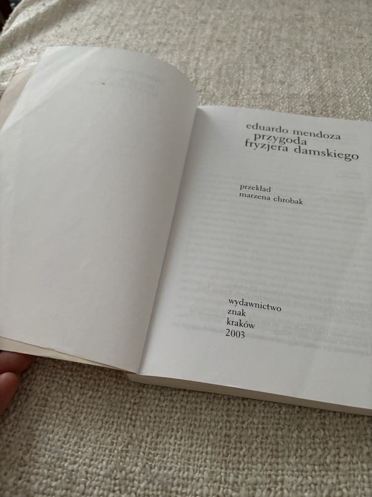 Przygoda fryzjera damskiego - Eduardo Mendoza