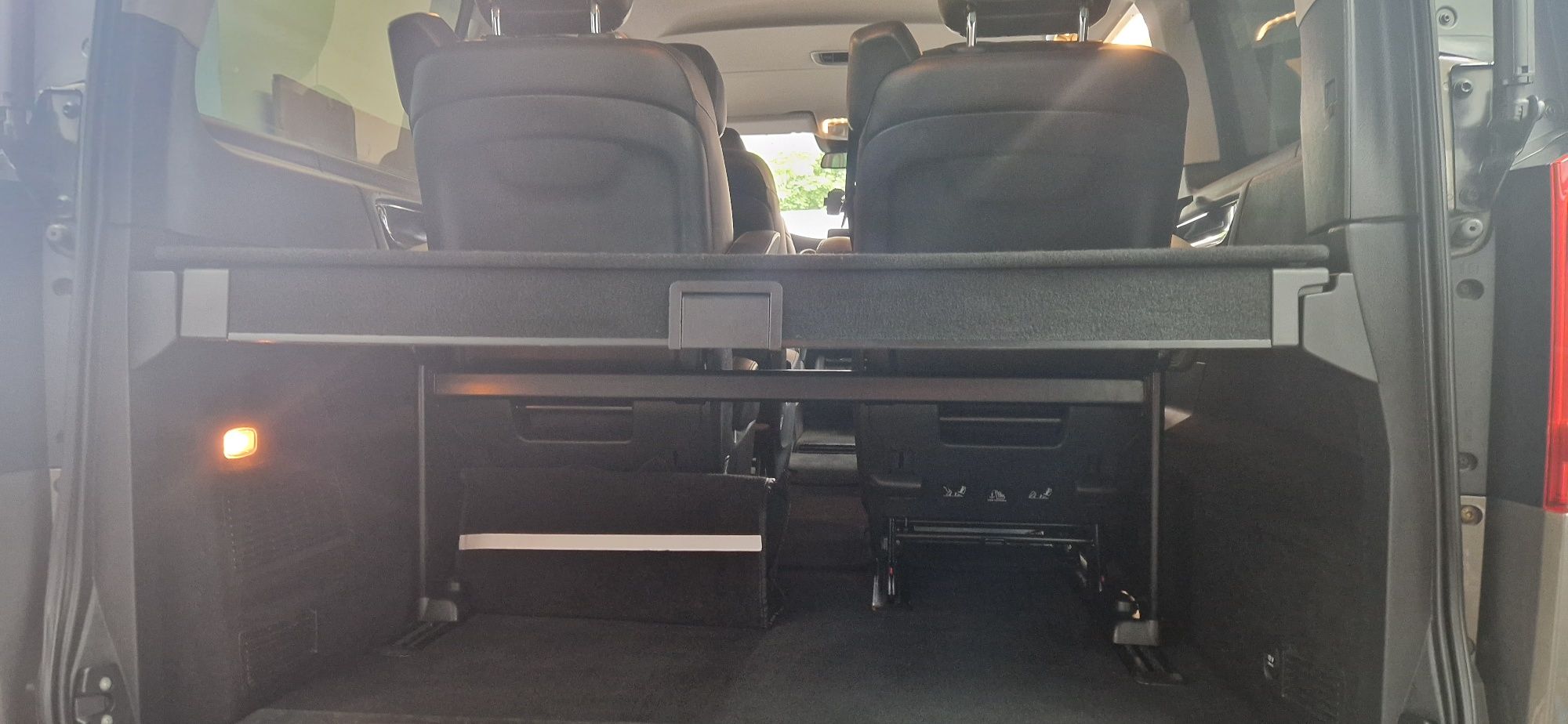 Wynajem busów  VIP BUS mercedes benz klasa V 6osób fv23%