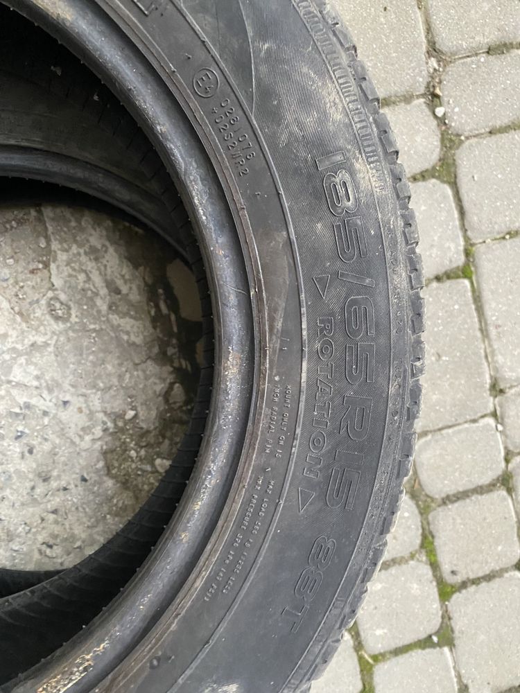 Резина для авто R15 185/65 Nokian зима