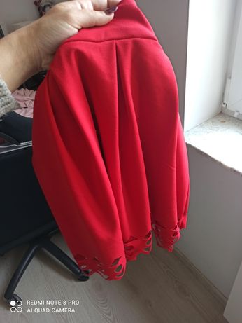 Czerwona spódniczka z wzorem