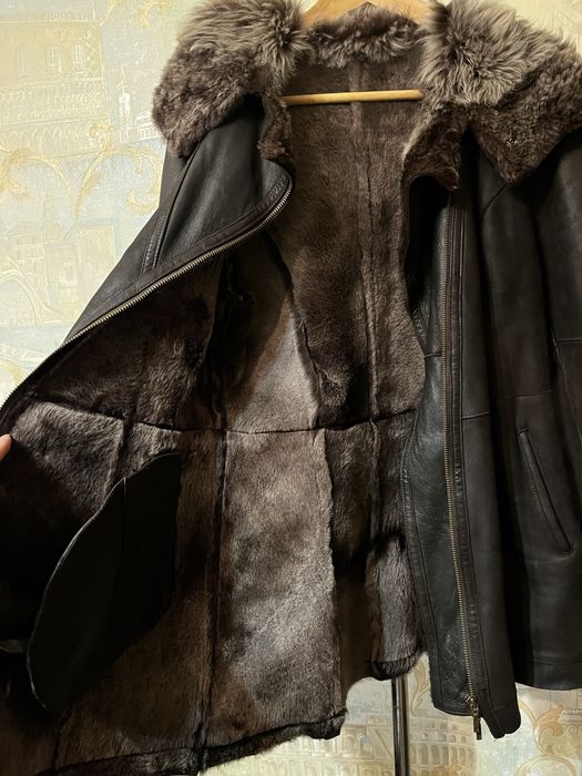 Натуральная меховая женская дубленка,коричневого цвета.Размер L