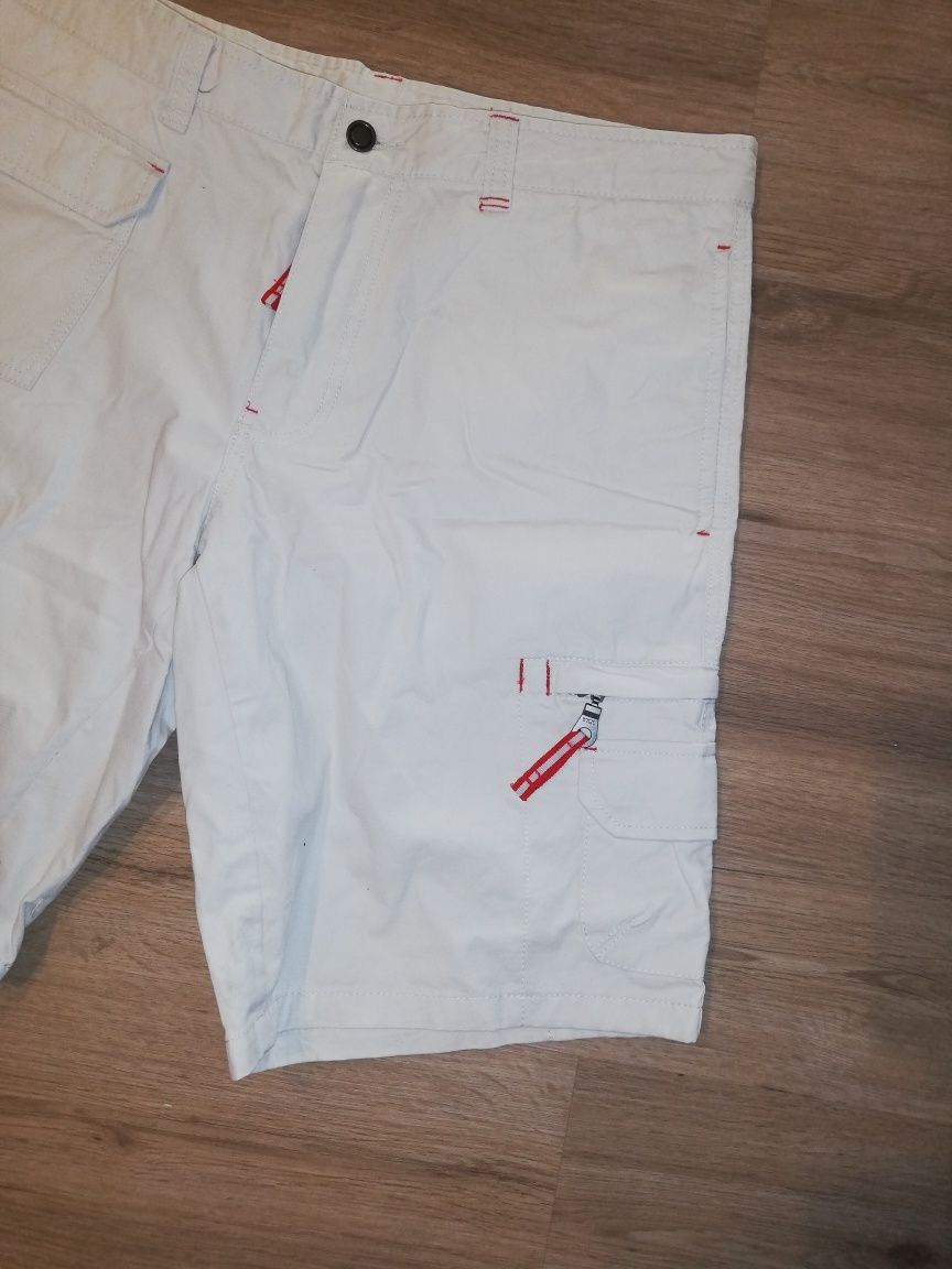 Bermudas com bolsos T-44 - novas