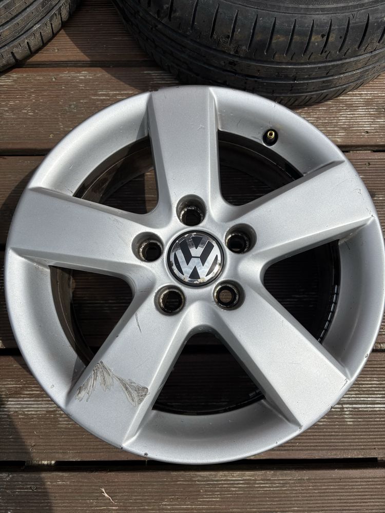 Felgi R16 z oponami Volkswagen Golf