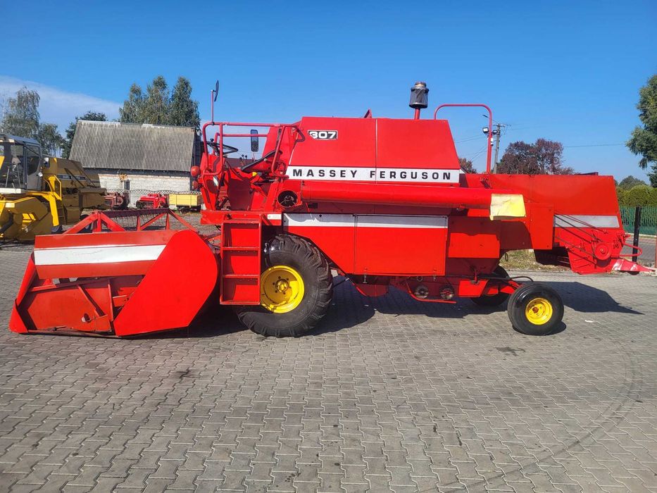 Kombajn zbożowy Massey Ferguson 307