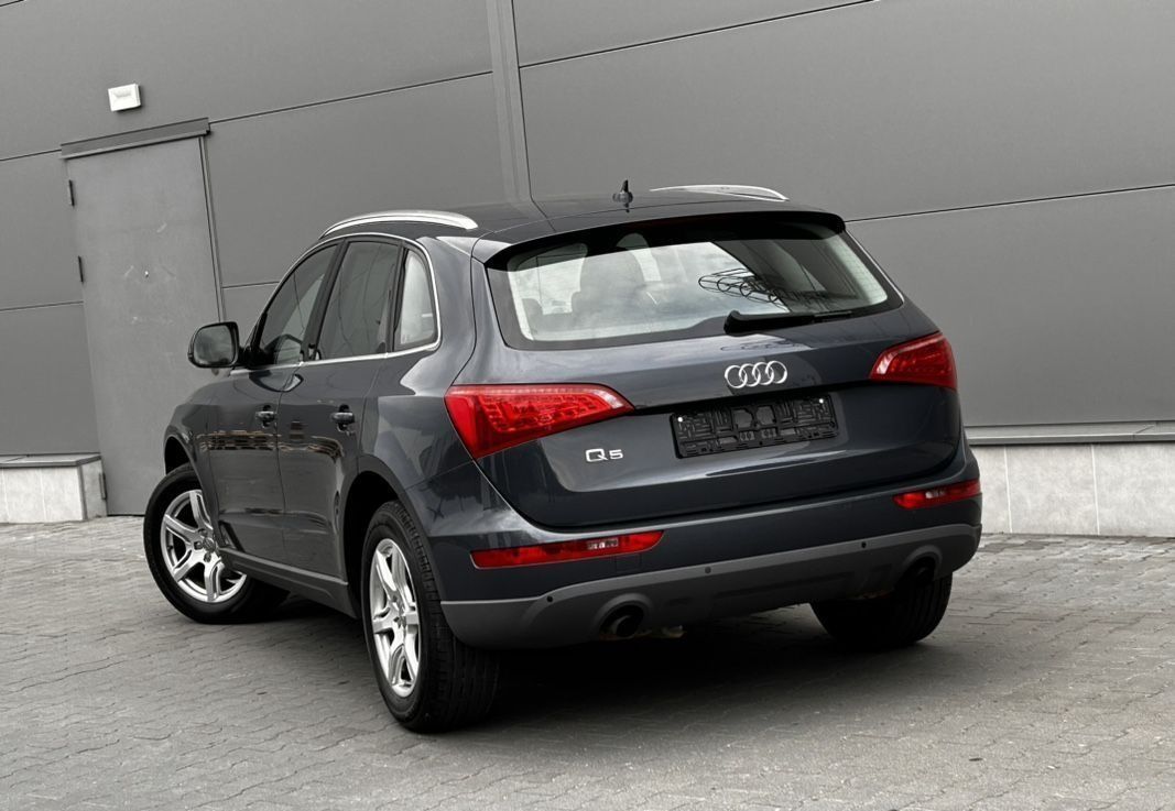 Audi Q5 2009 год