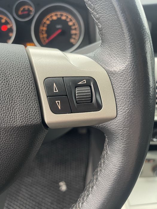 Опель астра h 2008 1.6 бензин