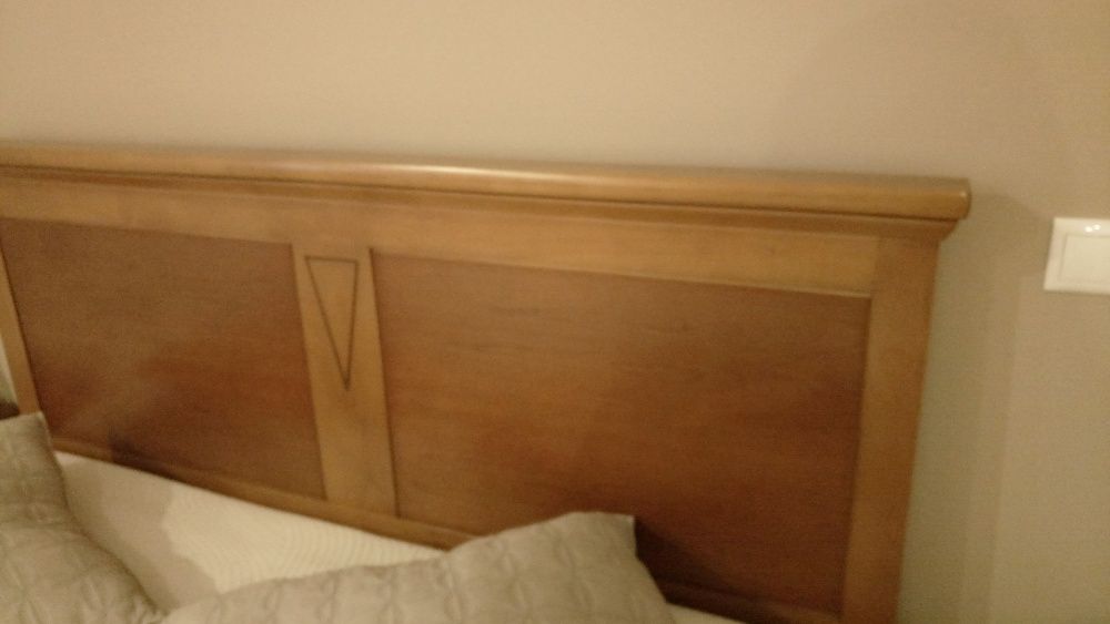 Mobília de quarto em bom estado em madeira/ cerejeira
