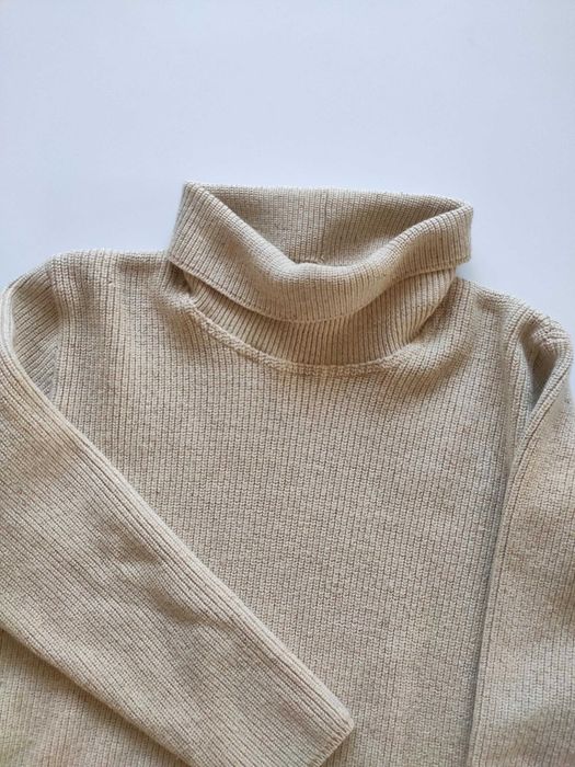 beżowy sweter z golfem prążkowany wełniany z jedwabiemS M