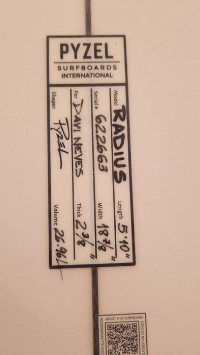 Prancha Surf Pyzel Radius 5.10 27L – Bom Estado, com 3 Quilhas