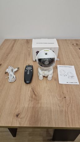 Projektor gwiazd rzutnik astronauta lampka LED nocna i
