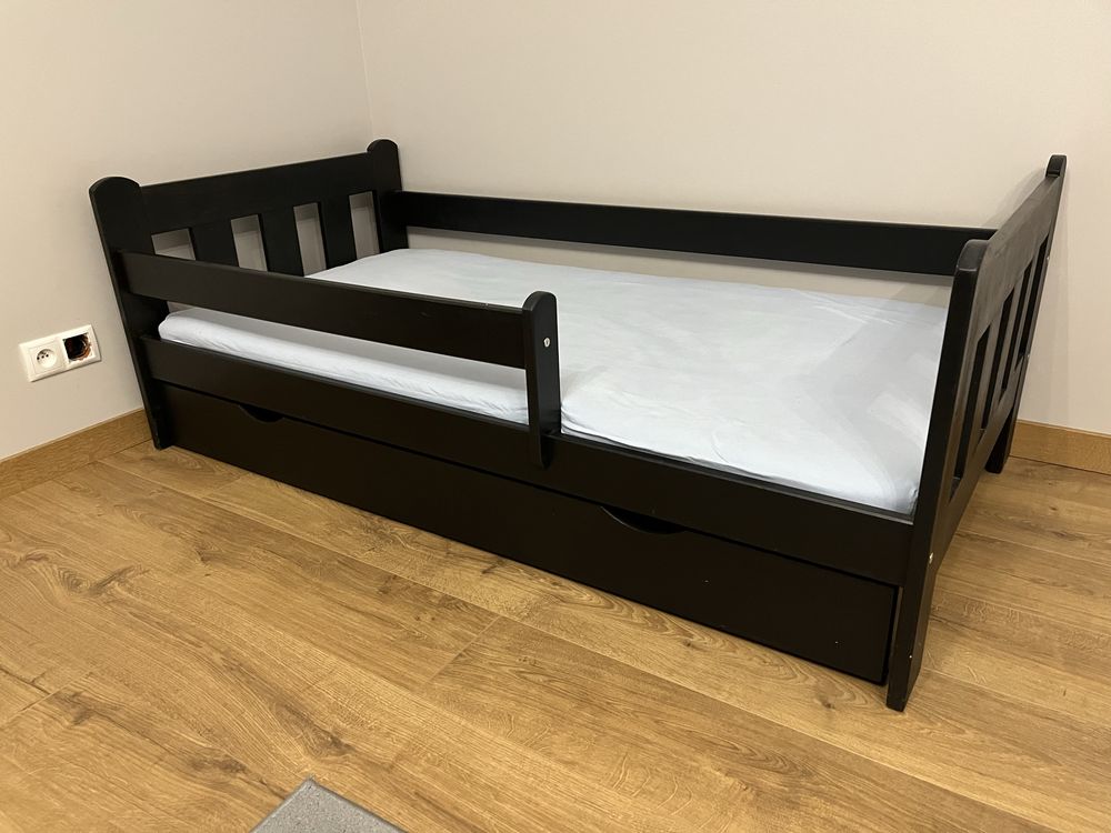 Dziecięce łóżko sosnowe z szufladą 80x160 + materac