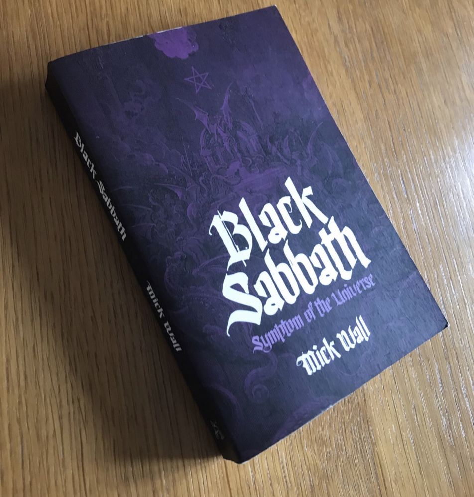 2 Livros Black Sabbath FAQ / Symptom of The Universe