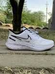 Кроссовки в стиле Nike Winflo 8 Shield (41-45) мужские белые • беговые