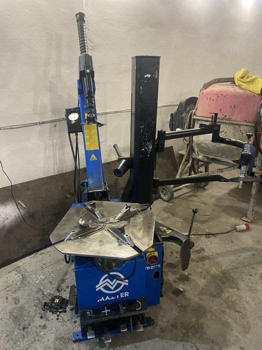 Монтажний станок Мастер автомат з 3 рукою та встроєною пушкою