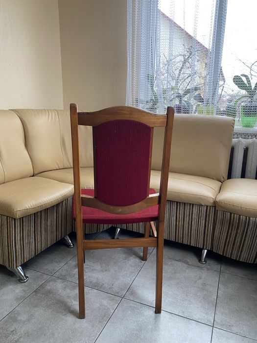 Стільці деревʼяні,крісла