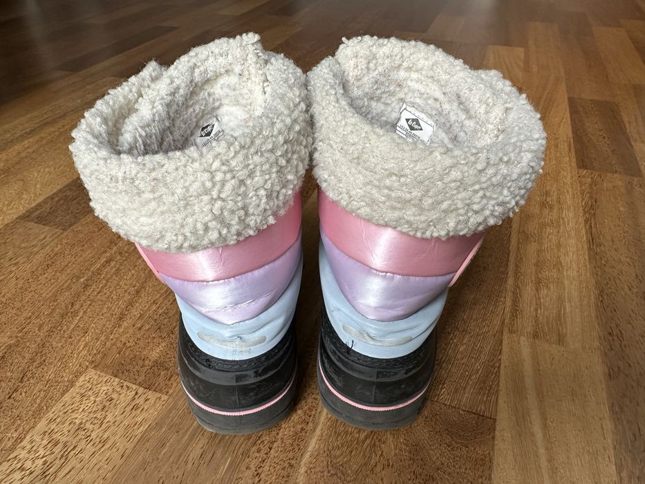 Nieprzemakalne śniegowce ocieplane futerkiem Lee Cooper