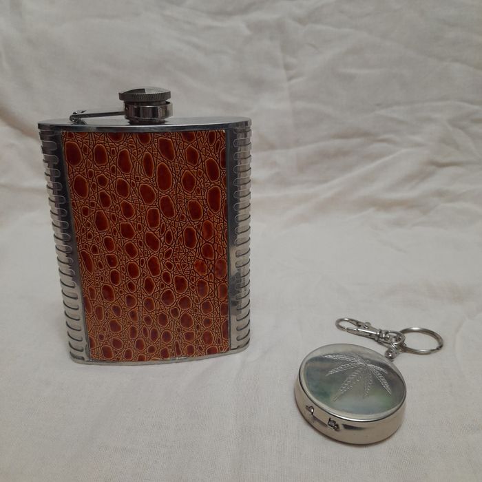 Подарок для мужчин , фляжка для коньяка + компактная пепельница