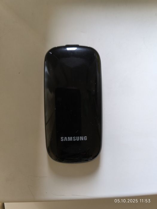 Продам кнопочный телефон Samsung GT-E1272