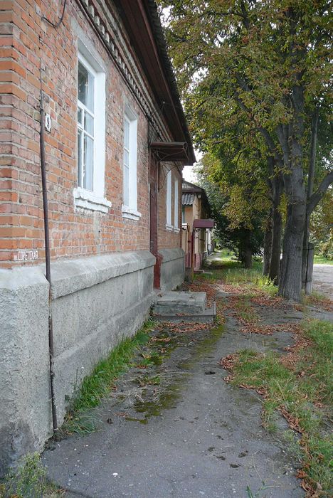 Жилой дом 160кв. с гаражом и своим двором в центре. Обмен на авто.