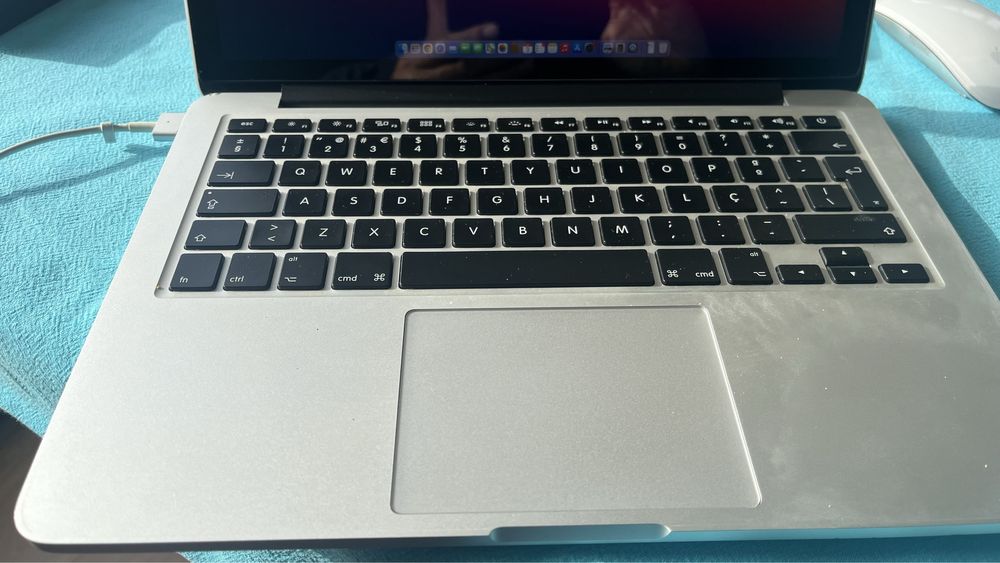 Macbook pro 13” - 2,7gHz core i5 - 8Gb DDR3 - 2015