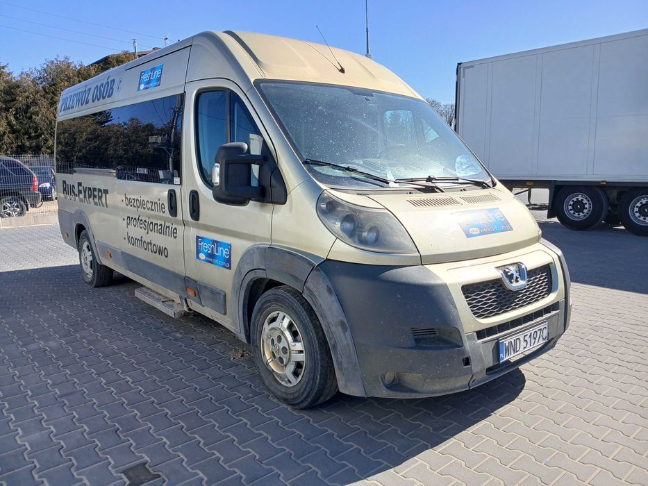 Peugeot Boxer 16 osobowy