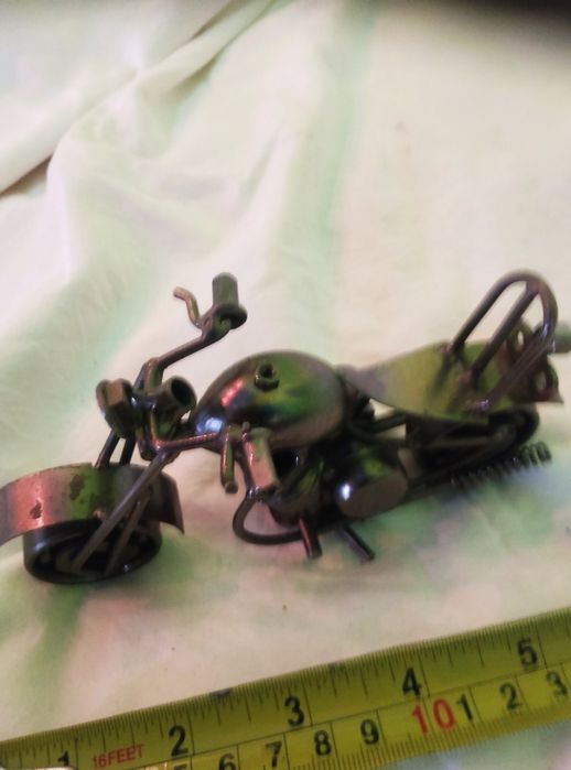 Мотоцикл метал новый.