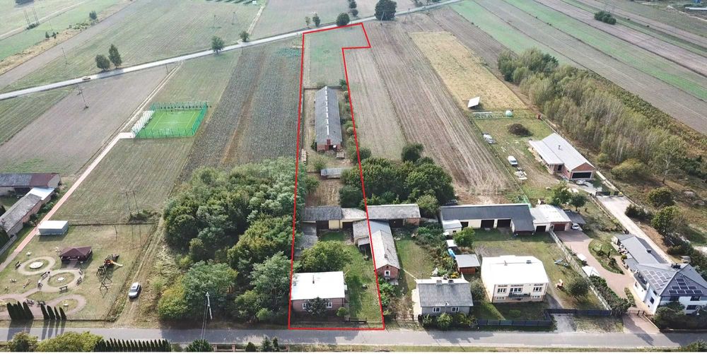 Gospodarstwo rolne / Siedlisko / Budynki gospodarcze > 700 m2 / Media