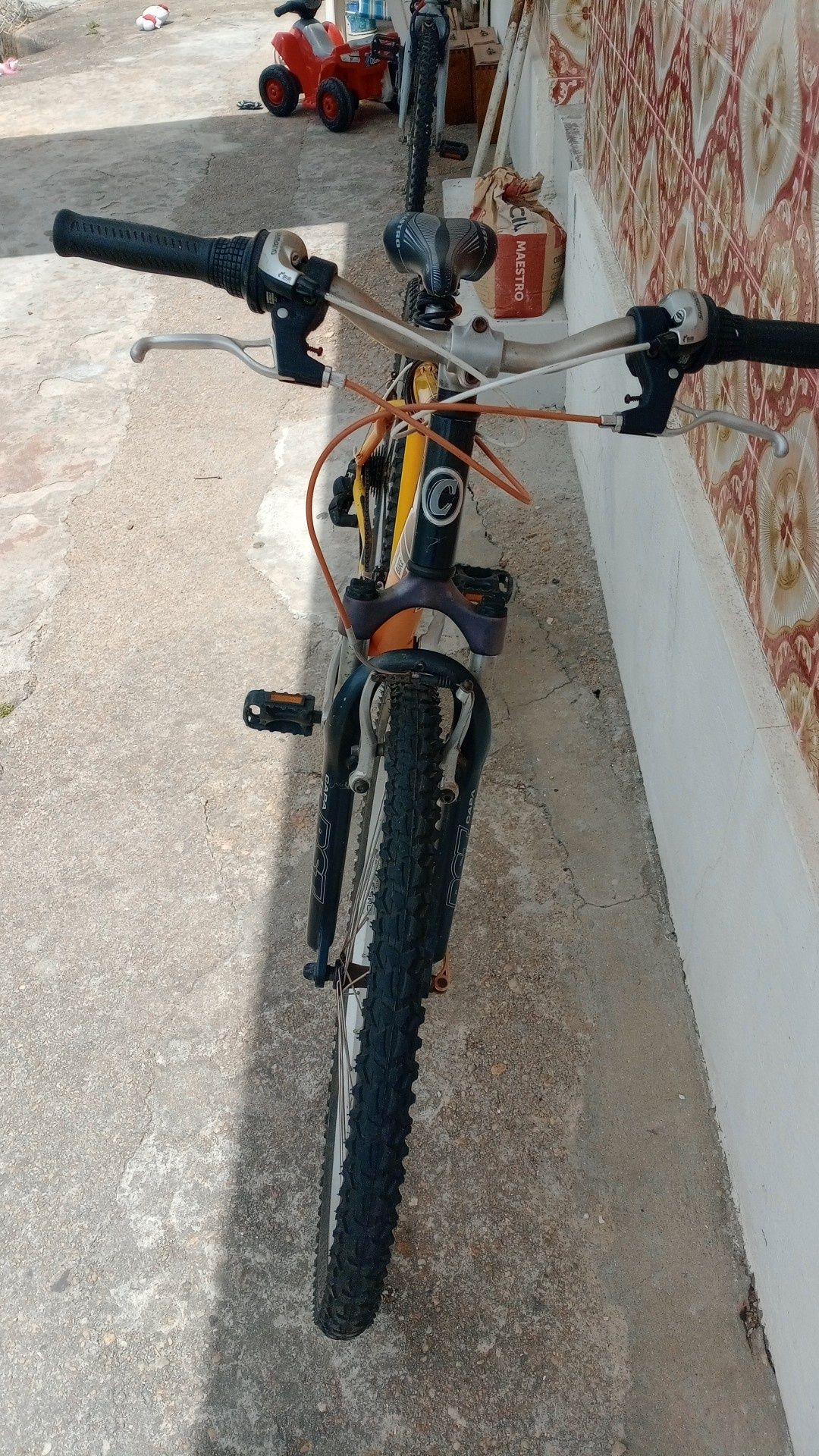 Bicicleta semi nova
