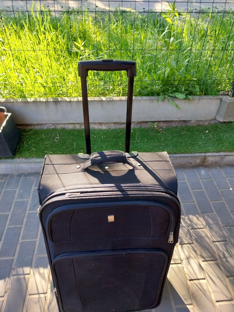 Sprzedam walizkę