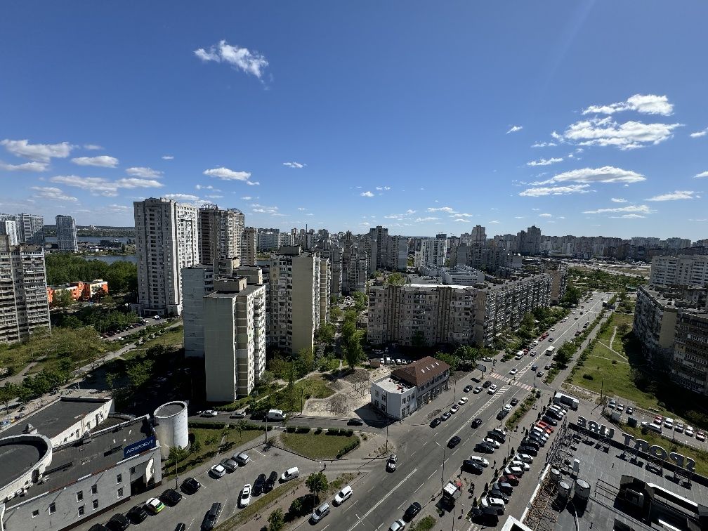 Продам 2к кв вул. Драгоманова 40з, 78.5м2